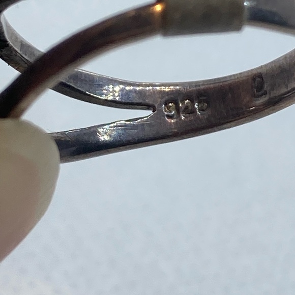 BOGO50 Sterling silver & garnet ring - Picture 7 of 8